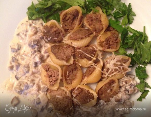 Конкилье, фаршированные печеночным паштетом