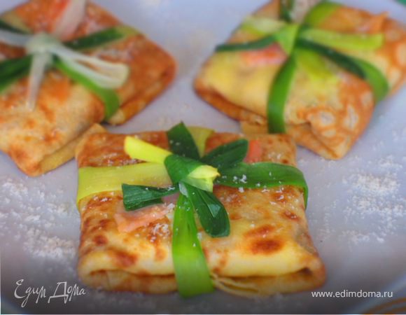 Фаготтини с лососем и луком пореем