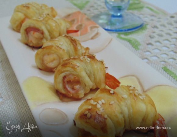 Мини-круассаны с креветками и беконом Мини-круассаны с креветками и беконом