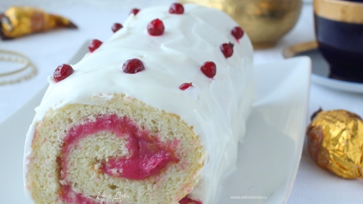 Рулет с брусничным курдом