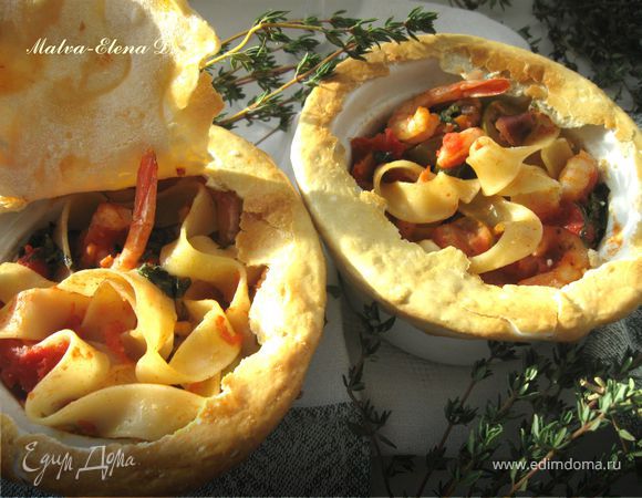 Паста Феттучине, запеченная с морепродуктами