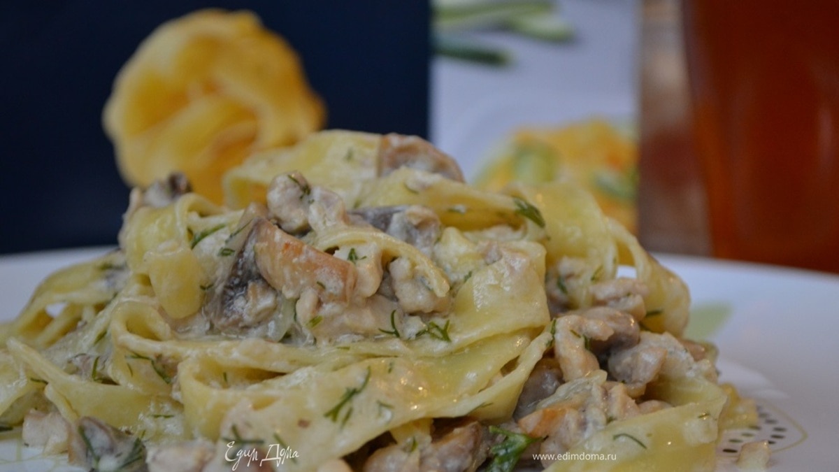 Феттучине с курицей и грибами