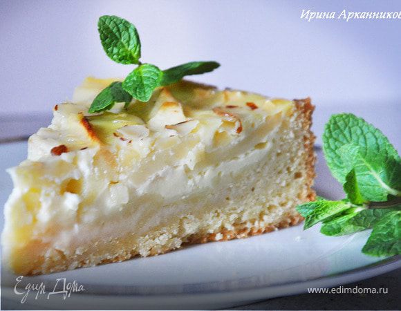 Яблочный тарт с миндальными лепестками Яблочный тарт с миндальными лепестками