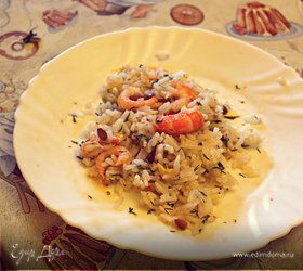 Греческий салат из креветок с рисом