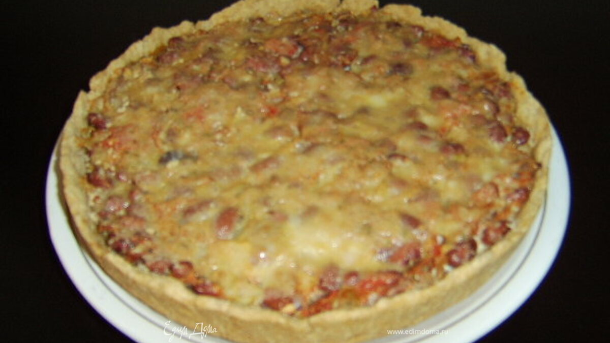 Киш с красной фасолью и тунцом