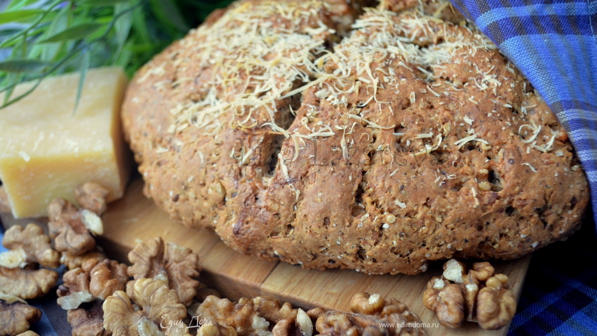Ирландский содовый хлеб с пармезаном и грецкими орехами