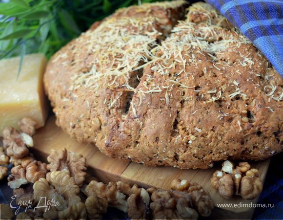 Ирландский содовый хлеб с пармезаном и грецкими орехами