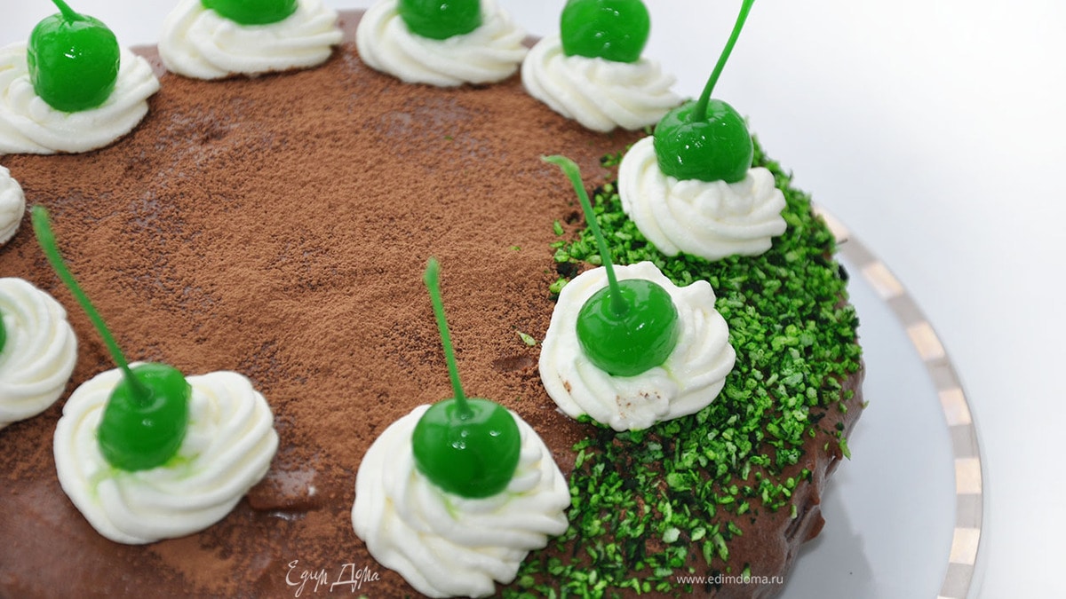 Шоколадный торт с коньяком и специями