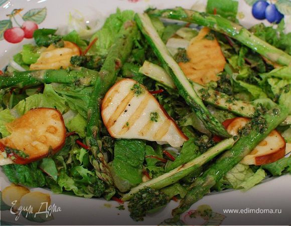 Салат со спаржей и жареным сулугуни Салат со спаржей и жареным сулугуни