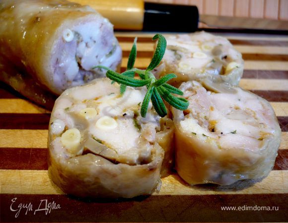 Куриные колбаски с шампиньонами и кедровыми орешками Куриные колбаски с шампиньонами и кедровыми орешками