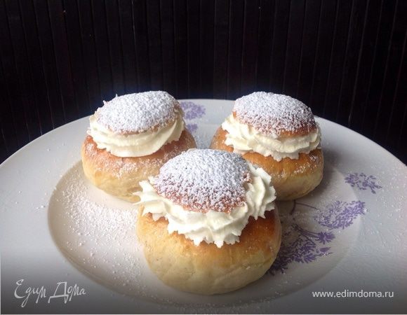 Семла - шведская булочка