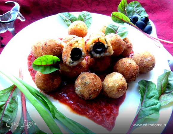 Сырная закуска-шарики в томатном соусе