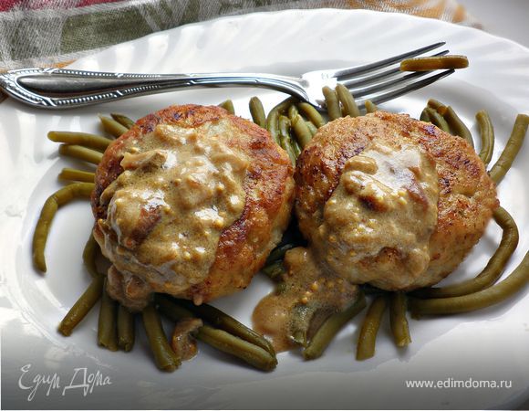 Щучьи котлеты под соусом из белых грибов