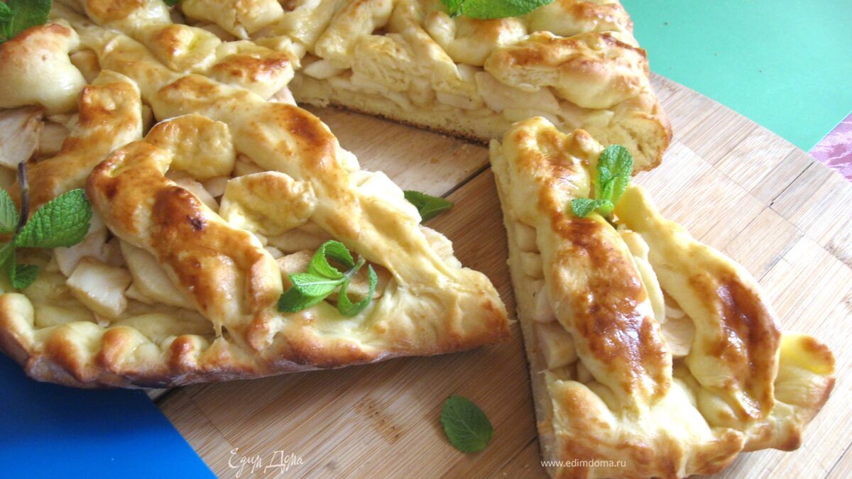 Пирог из заварного теста с яблоками