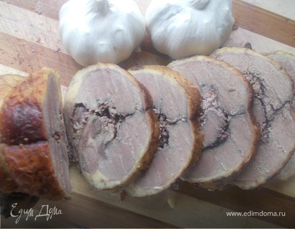 Рулет из утки с финиками и орехами Рулет из утки с финиками и орехами