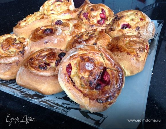 Постные яблочные булочки с клюквой Постные яблочные булочки с клюквой