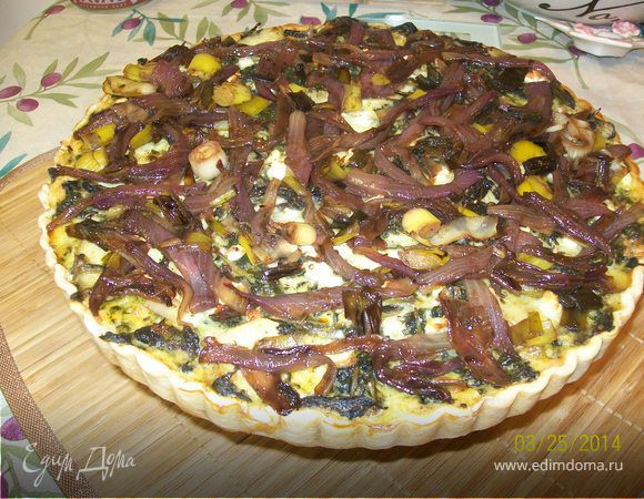 Киш со сладким картофелем, капустой кале и грибами Порсини под карамелизованным луком Киш со сладким картофелем, капустой кале и грибами Порсини под карамелизованным луком