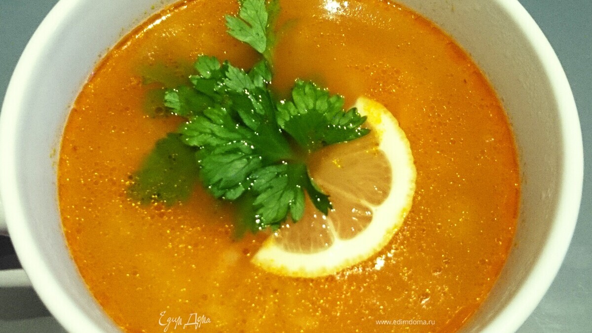 Рисовый суп с луком-пореем и сельдереем