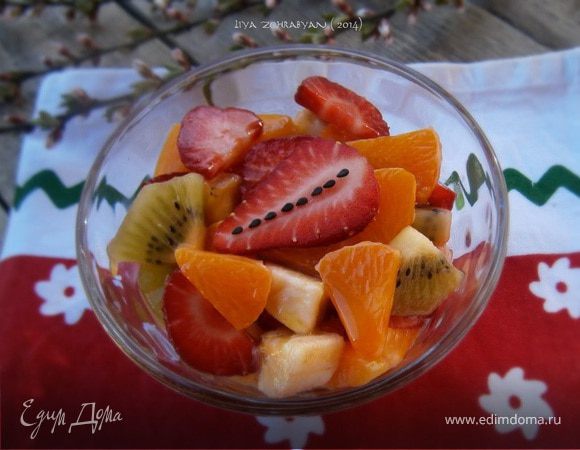 Фруктовый салат с апельсиновым соусом Фруктовый салат с апельсиновым соусом