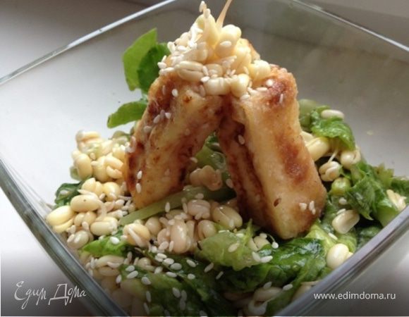 Салат с ростками маша и жареным тофу Салат с ростками маша и жареным тофу