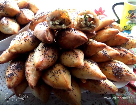 Мини-пирожки с капустой, сельдереем, шпинатом и сыром Мини-пирожки с капустой, сельдереем, шпинатом и сыром