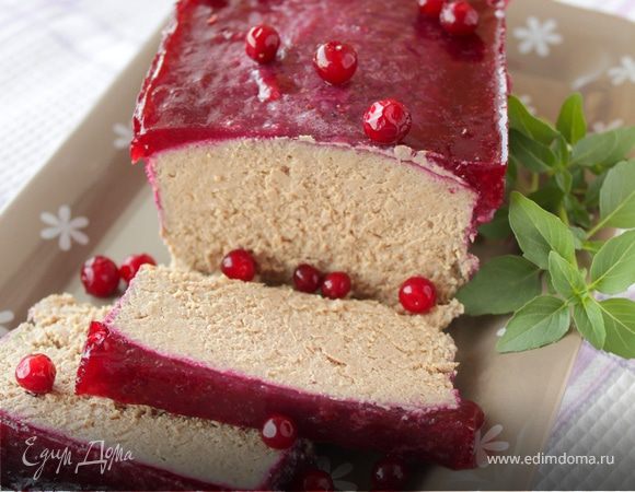 Патэ печеночно-куриное с брусникой