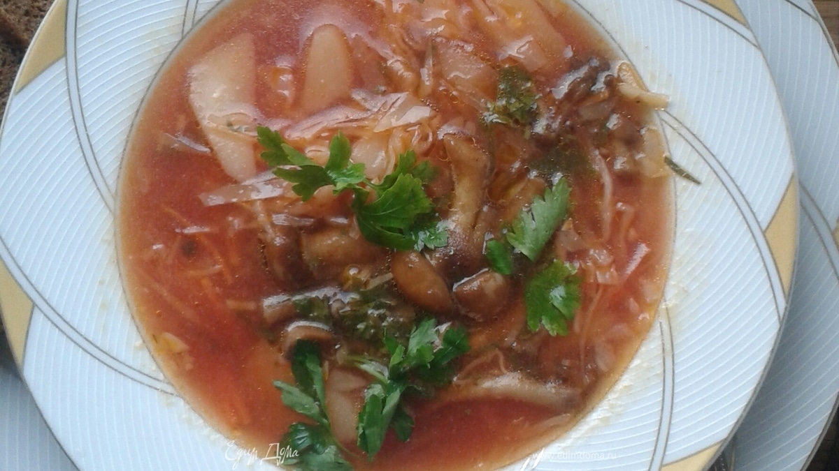 Постный борщ с опятами