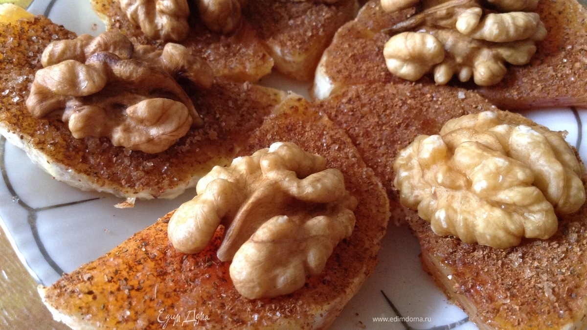 Апельсины с корицей и грецкими орехами