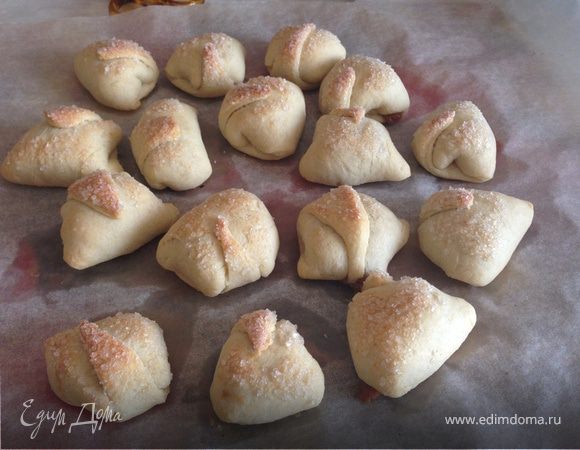 Рогалики с вареной сгущенкой