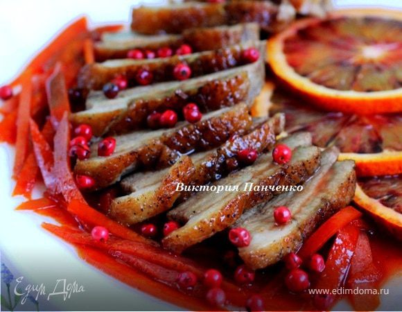 Утиная грудка в апельсиновой глазури с розовым перцем Утиная грудка в апельсиновой глазури с розовым перцем