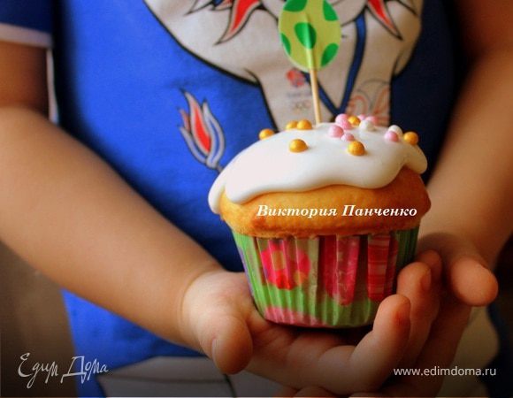 Куличи с апельсиновой цедрой и вяленой клюквой Куличи с апельсиновой цедрой и вяленой клюквой