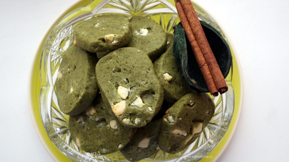 Печенье с белым шоколадом и чаем матча