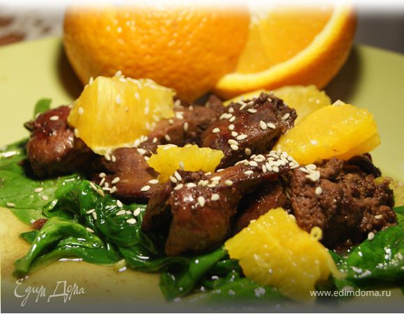 Куриная печень в медовом соусе со шпинатом