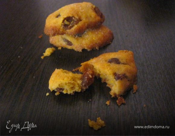 Итальянское кукурузное печенье с изюмом и орехами Итальянское кукурузное печенье с изюмом и орехами