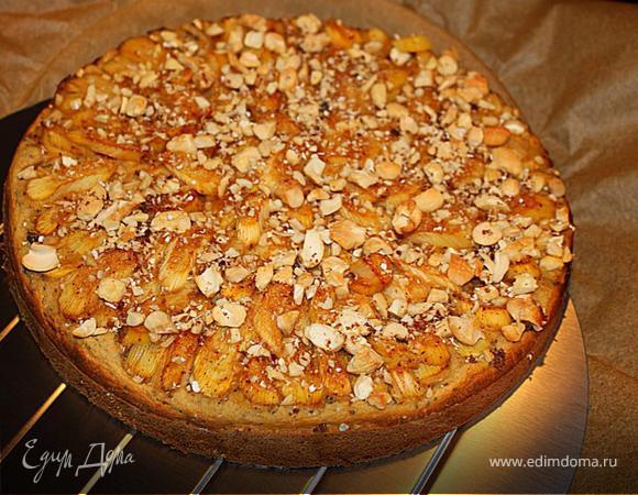 Пирог на кефире с ревенем и ореховой присыпкой Пирог на кефире с ревенем и ореховой присыпкой