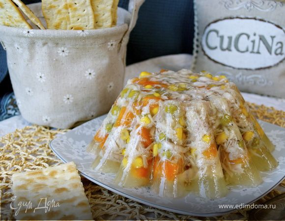 Аспик из курицы и овощей