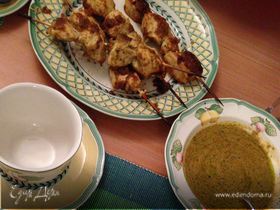 Куриные шашлычки с яичной лапшой (Chicken satay)