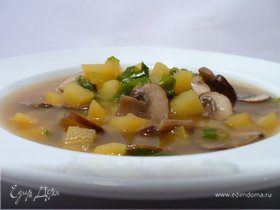 Весенний суп с коричневыми шампиньонами и картофелем
