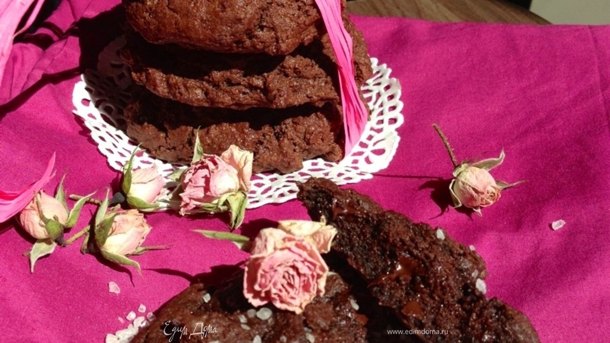 Шоколадное печенье с морской солью