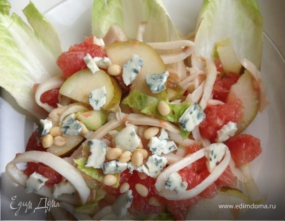 Салат с кальмарами, грейпфрутом и цикорием Салат с кальмарами, грейпфрутом и цикорием
