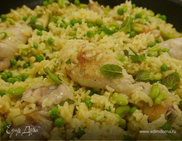 Весенняя паэлья с курицей и молодыми овощами Весенняя паэлья с курицей и молодыми овощами