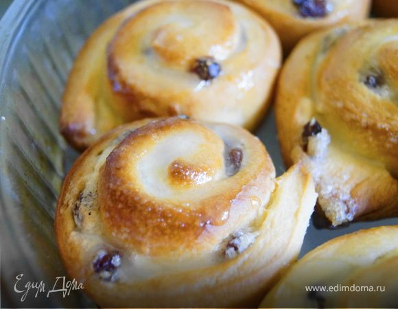 Булочки-улитки с начинкой из творожного сыра Булочки-улитки с начинкой из творожного сыра