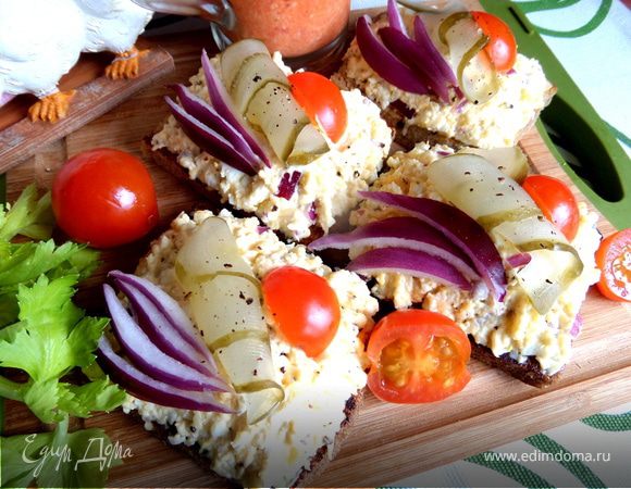 Бутерброды открытые с сырно-яичной начинкой