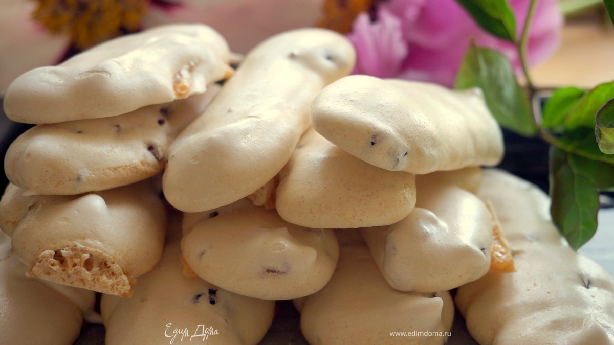 Пирожное "Клюквенное безе"