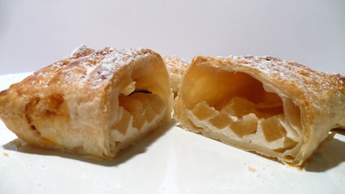 Яблочные слойки с творогом