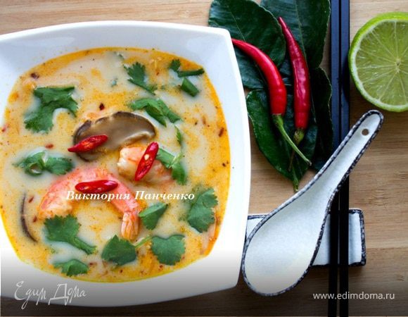 Тайский суп с кокосовым молоком и курицей