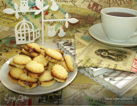 Печенье "Венское сабле с ганашем из молочного шоколада" Печенье "Венское сабле с ганашем из молочного шоколада"