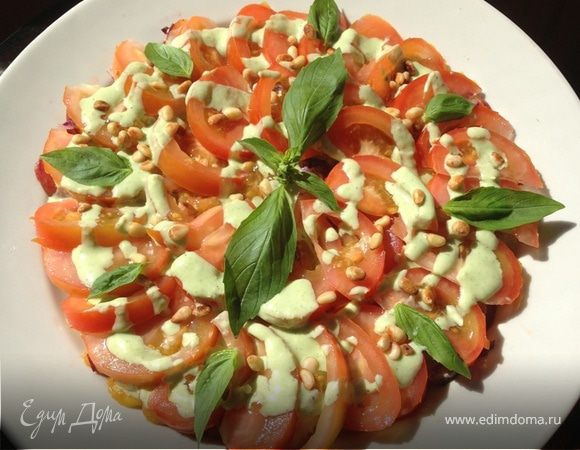 Салат с персиками и помидорами 