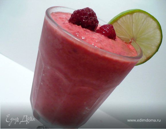 Малиново-яблочный смузи с лаймом