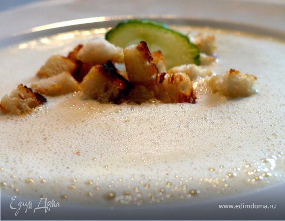 Огуречный суп с гренками